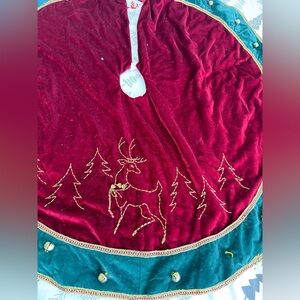 Red and Green Christmas Tree Skirt with Reindeer Embroidery